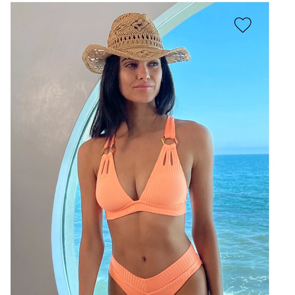 NWT BECCA BY REBECCA VIRTUE Skylar Halter Banded Bikini Top